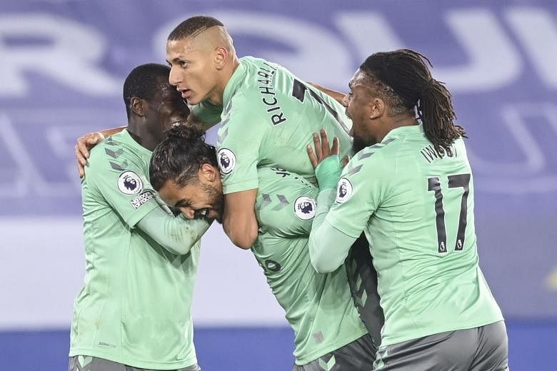 Sepak bola: Richarlison membuat Everton menang 2-0 di Leicester
