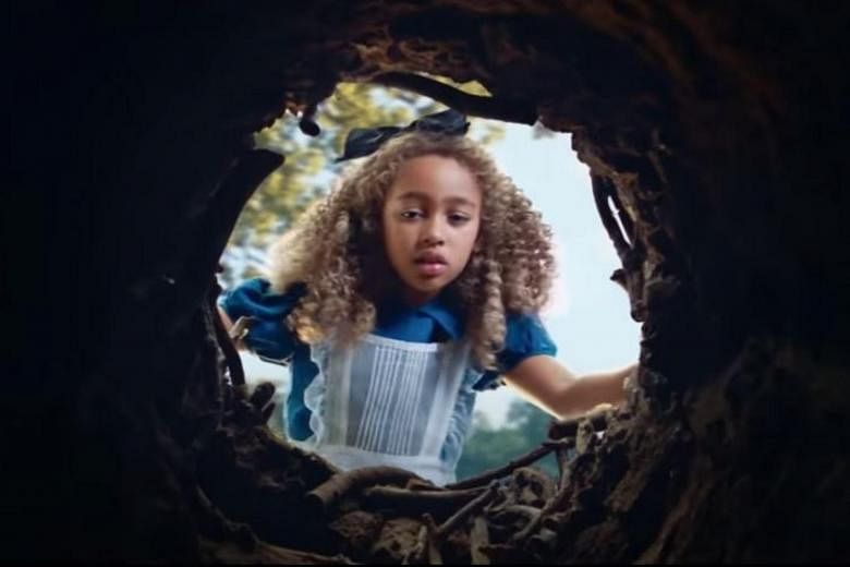 Film baru Come Away memungkinkan Alice In Wonderland, Peter Pan terbang dengan pemeran multiras