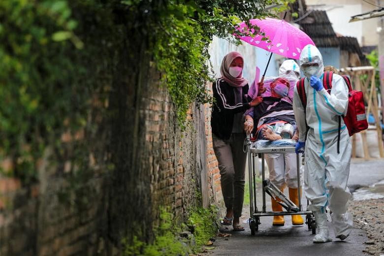 Kelelahan belas kasih, bom waktu Covid-19: kontributor Jakarta Post