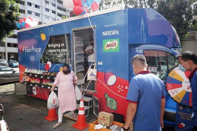 FairPrice menjual bahan makanan dari truk ber-AC